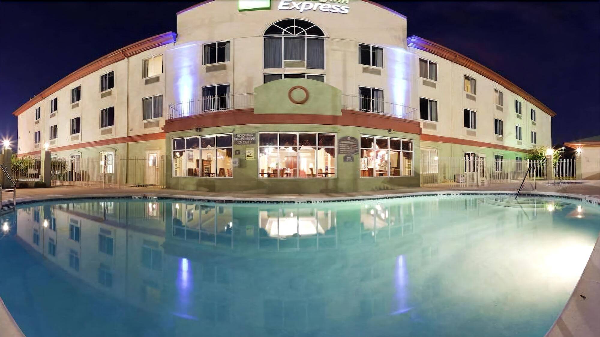 Holiday Inn Express Hotel & Suites Live Oak By Ihg Exterior foto